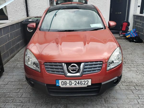 Nissan Qashqai Hatchback, Petrol, 2008, Red
