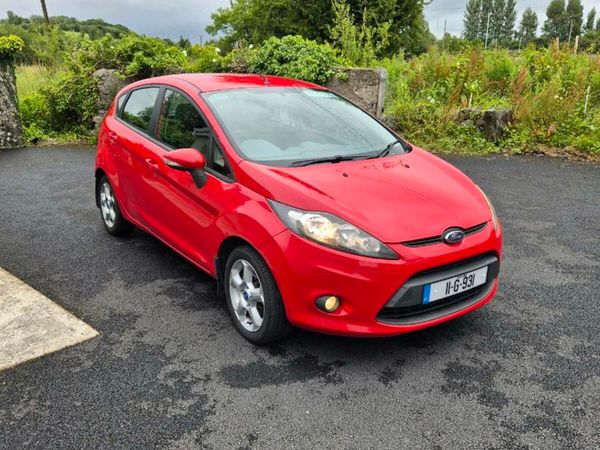 Ford Fiesta Hatchback, Petrol, 2011, Red