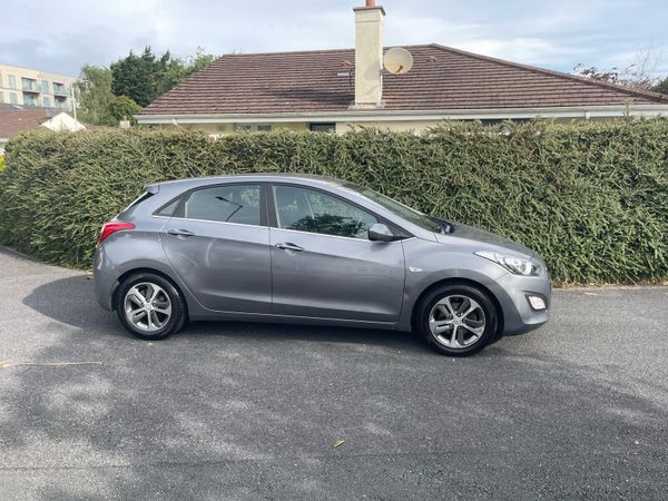 Hyundai i30 Hatchback, Petrol, 2015, Grey