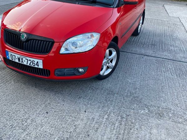 Skoda Fabia Hatchback, Petrol, 2007, Red