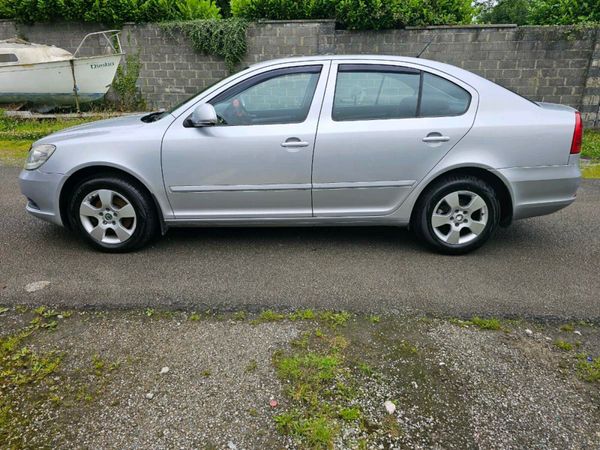 Skoda Octavia Hatchback, Diesel, 2009, Silver