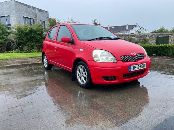 Toyota Yaris Hatchback, Petrol, 2005, Red