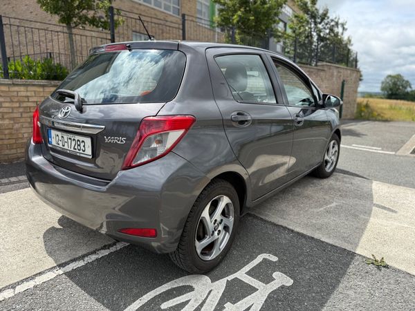 Toyota Yaris Hatchback, Petrol, 2012, Grey