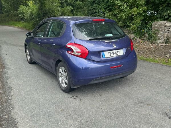 Peugeot 208 Hatchback, Diesel, 2012, Blue
