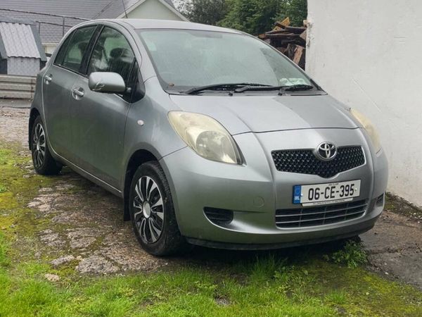 Toyota Yaris Hatchback, Petrol, 2006, Silver