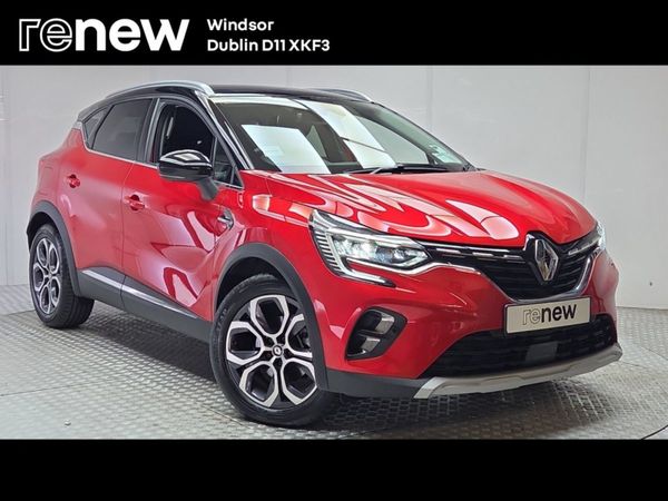 Renault Captur Hatchback, Petrol Hybrid, 2023, Red