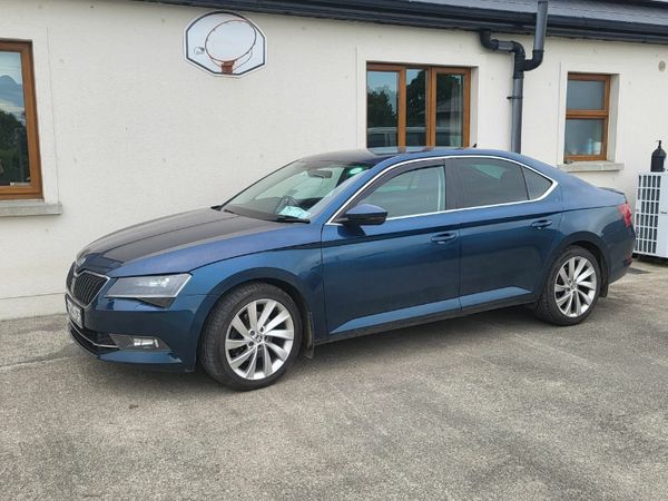 Skoda Superb Hatchback, Diesel, 2017, Blue