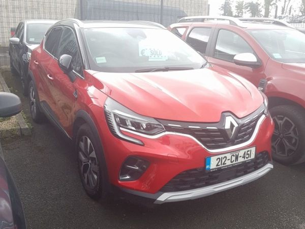 Renault Captur Hatchback, Petrol Plug-in Hybrid, 2021, Red