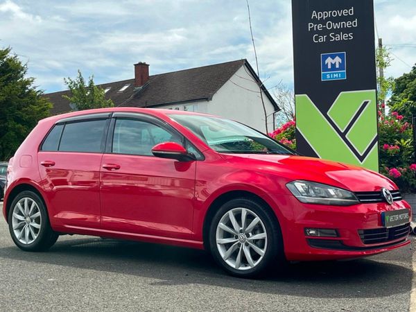 Volkswagen Golf Hatchback, Petrol, 2017, Red
