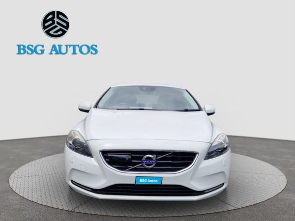 Volvo V40 Hatchback, Petrol, 2014, White