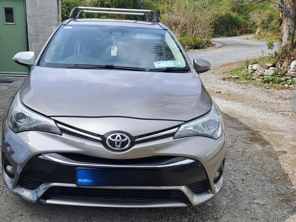 Toyota Avensis MPV, Diesel, 2015, Bronze
