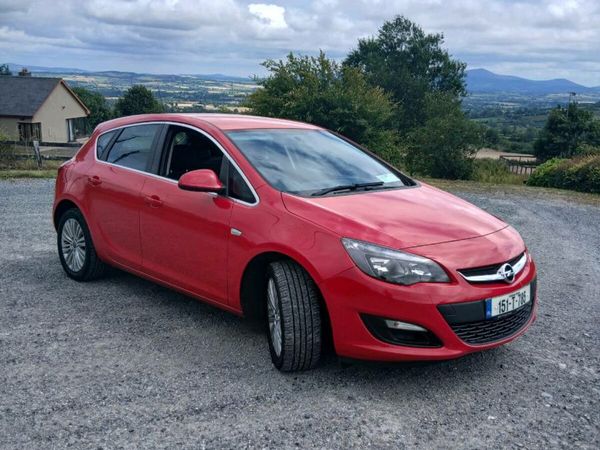 Opel Astra Hatchback, Diesel, 2015, Red