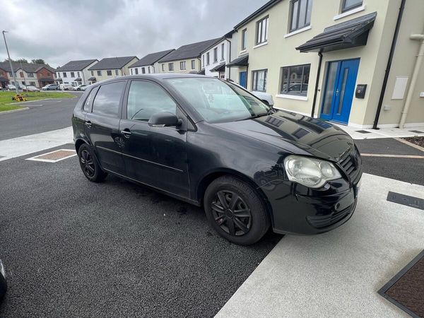 Volkswagen Polo Hatchback, Petrol, 2007, Black