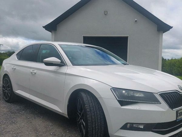 Skoda Superb Saloon, Diesel, 2018, White