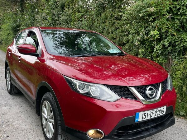 Nissan Qashqai Hatchback, Diesel, 2015, Red
