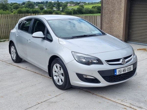 Vauxhall Astra Hatchback, Diesel, 2015, Silver