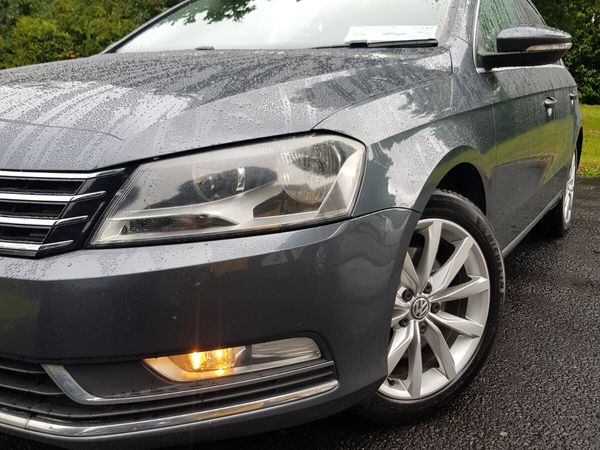 Volkswagen Passat Saloon, Diesel, 2011, Grey