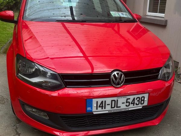 Volkswagen Polo Hatchback, Petrol, 2014, Red