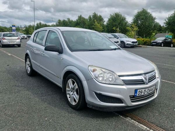 Vauxhall Astra Hatchback, Diesel, 2009, Silver
