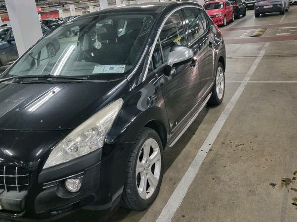 Peugeot 3008 MPV, Diesel, 2010, Black