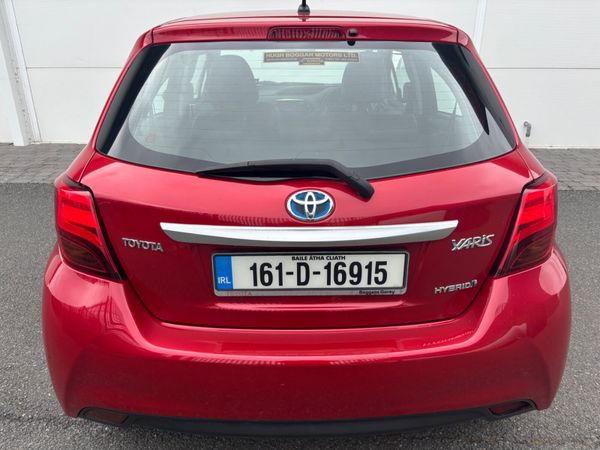 Toyota Yaris Hatchback, Petrol Hybrid, 2016, Red