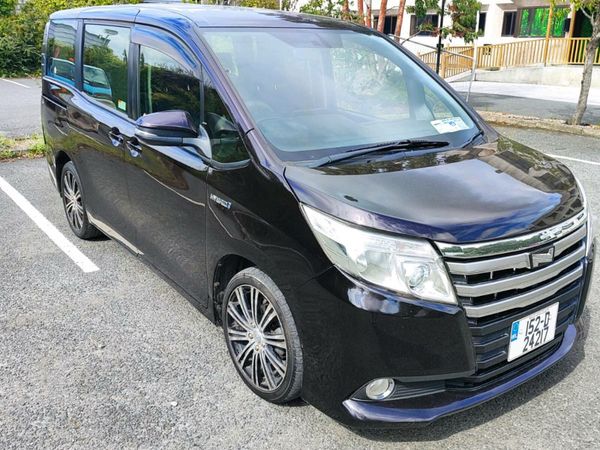 Toyota Voxy MPV, Petrol Hybrid, 2015, Purple