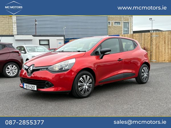 Renault Clio Hatchback, Petrol, 2015, Red