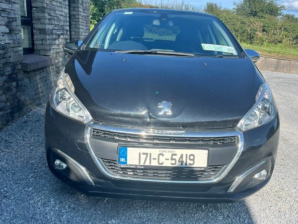 Peugeot 208 Hatchback, Petrol, 2017, Black