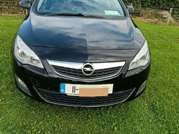 Opel Astra Hatchback, Diesel, 2011, Black