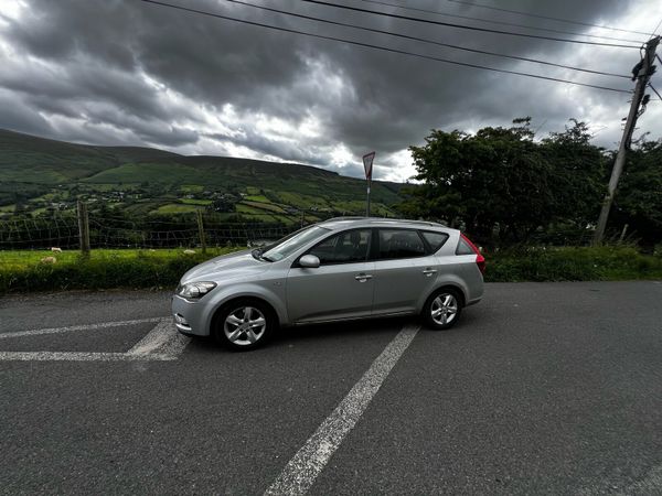 Kia Ceed Estate, Diesel, 2011, Silver