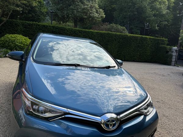 Toyota Auris Hatchback, Petrol Hybrid, 2015, Blue