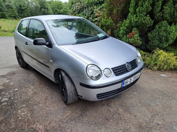 Volkswagen Polo Hatchback, Petrol, 2005, Silver