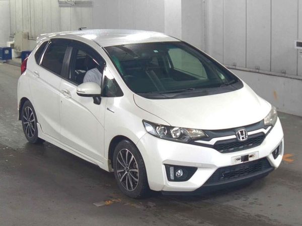 Honda Fit Hatchback, Petrol Hybrid, 2016, White
