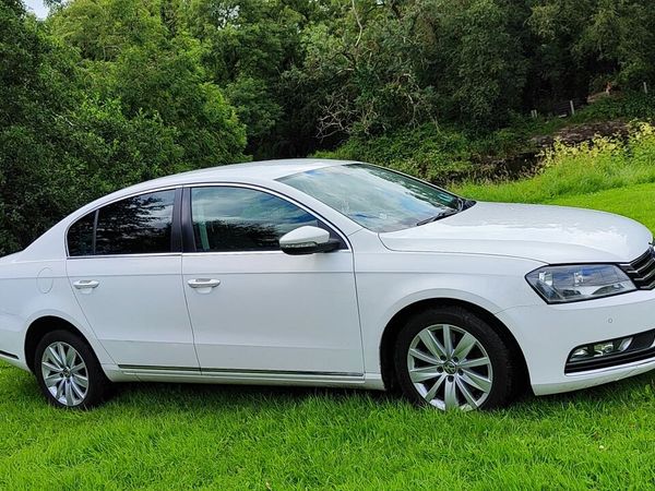 Volkswagen Passat Saloon, Diesel, 2014, White