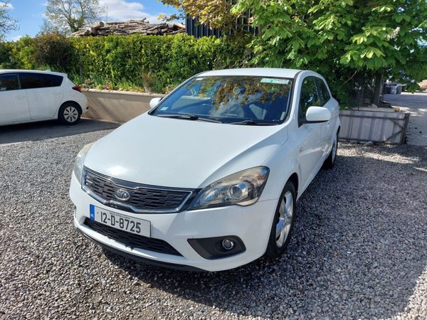 Kia Ceed Hatchback, Diesel, 2012, White