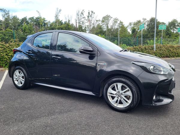 Toyota Yaris Hatchback, Petrol Hybrid, 2021, Black