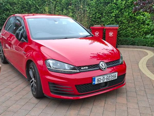 Volkswagen Golf Hatchback, Diesel, 2016, Red