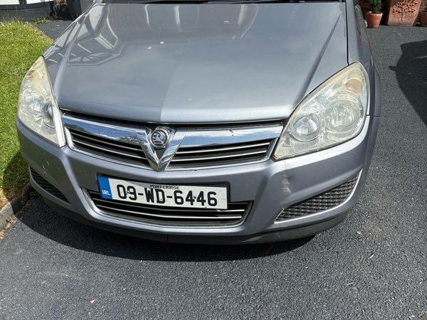 Vauxhall Astra Hatchback, Diesel, 2009, Silver