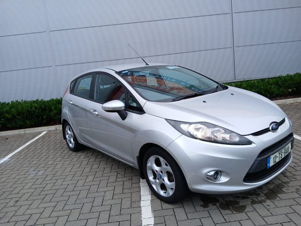 Ford Fiesta Hatchback, Petrol, 2012, Silver