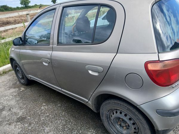 Toyota Yaris Hatchback, Petrol, 2004, Grey
