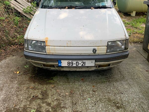 Renault 21 Saloon, Petrol, 1989, White