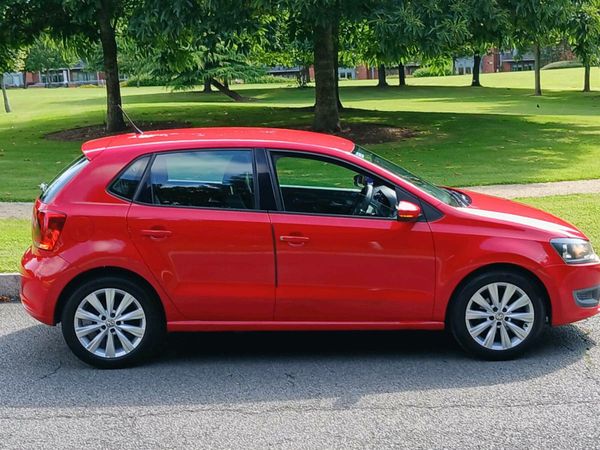 Volkswagen Polo Hatchback, Petrol, 2010, Red