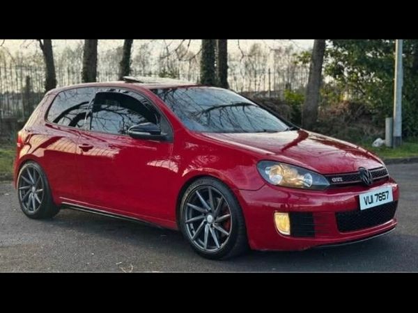 Volkswagen Golf Hatchback, Petrol, 2010, Red