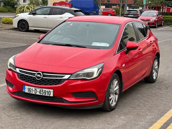 Opel Astra Hatchback, Diesel, 2016, Red