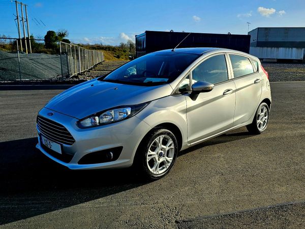 Ford Fiesta Hatchback, Petrol, 2013, Silver