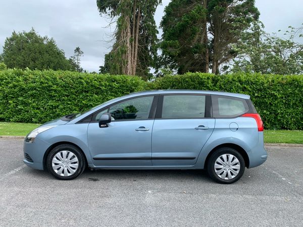 Peugeot 5008 MPV, Diesel, 2013, Blue