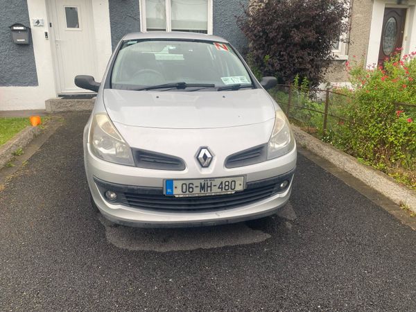 Renault Clio Hatchback, Petrol, 2006, Silver