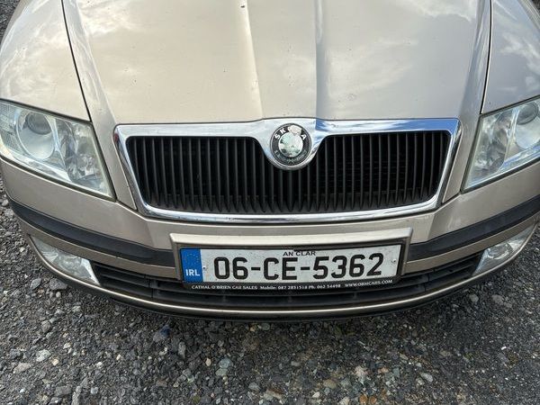 Skoda Octavia Hatchback, Petrol, 2006, Beige