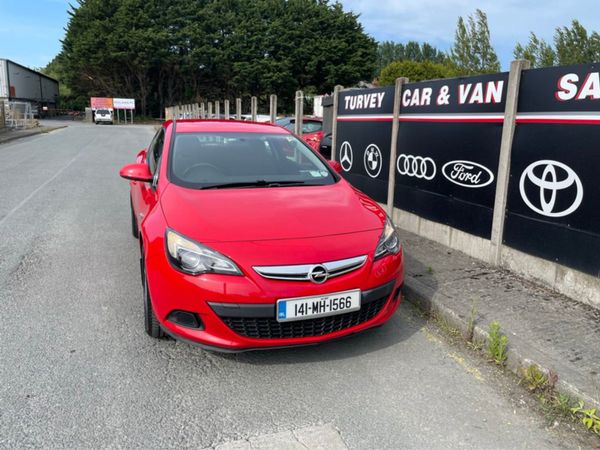 Opel Astra Hatchback, Petrol, 2014, Red