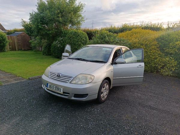 Toyota Corolla Saloon, Petrol, 2005, Silver